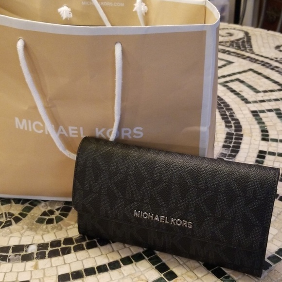 michael kors women's wallets sale